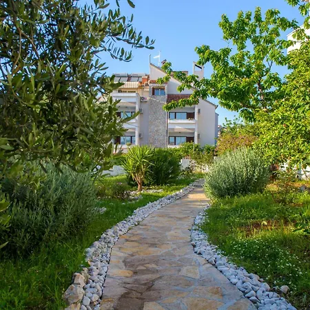 With Parking Spaces Okrug Gornji, Ciovo - 23665 *