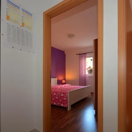 With Parking Spaces Okrug Gornji, Ciovo - 23665 * Trogir