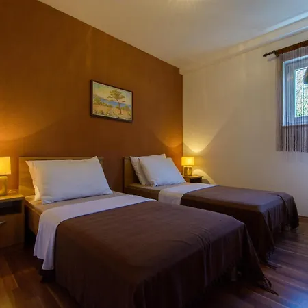 With Parking Spaces Okrug Gornji, Ciovo - 23665 Apartman