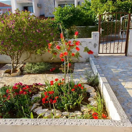 Apartman With Parking Spaces Okrug Gornji, Ciovo - 23665 *