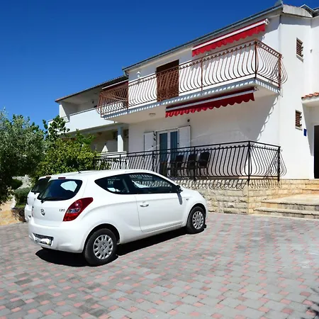 With Parking Spaces Okrug Gornji, Ciovo - 23665 Апартаменти Трогір