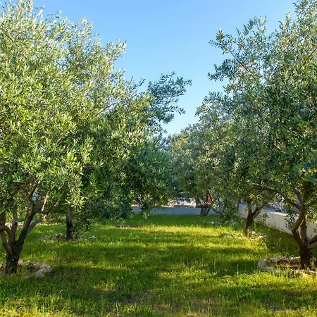 With Parking Spaces Okrug Gornji, Ciovo - 23665 * 特罗吉尔