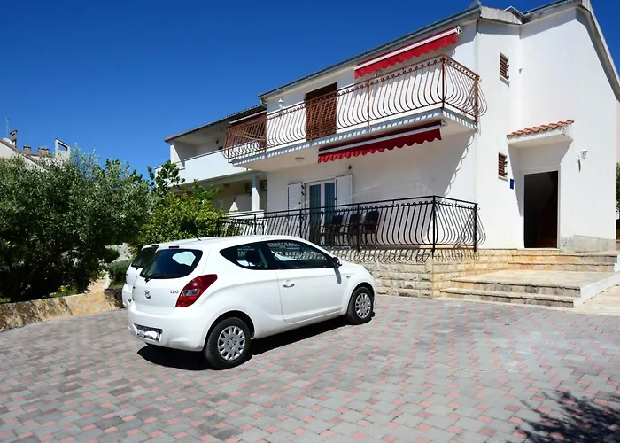 With Parking Spaces Okrug Gornji, Ciovo - 23665 公寓 特罗吉尔