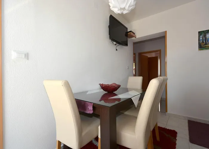 With Parking Spaces Okrug Gornji, Ciovo - 23665 特罗吉尔
