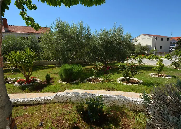 With Parking Spaces Okrug Gornji, Ciovo - 23665 公寓 特罗吉尔