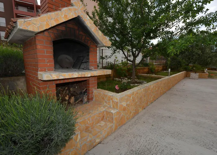 With Parking Spaces Okrug Gornji, Ciovo - 23665 特罗吉尔